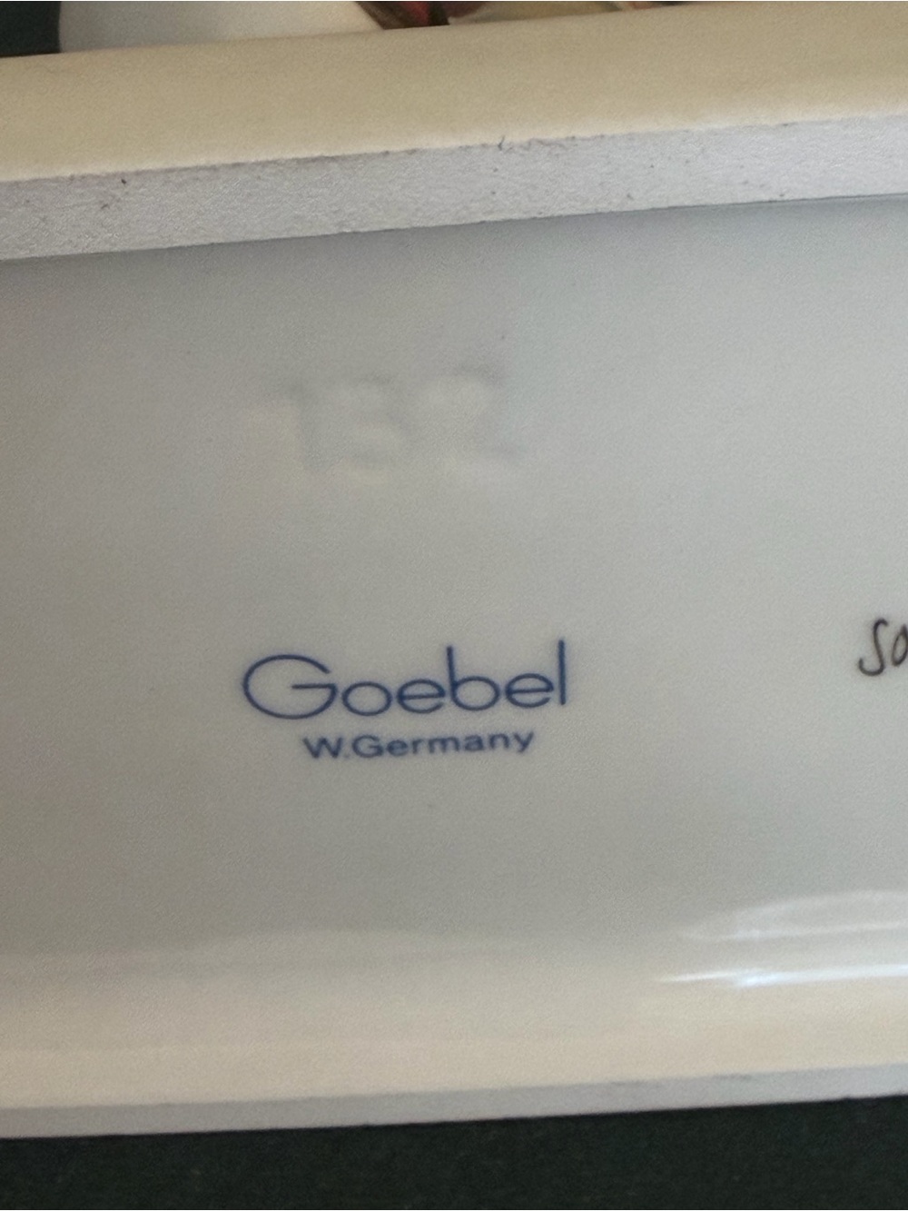 Goebel Porcelain Figurine Collection in Pastel Green, Cream, Pink and Blue - Picture 13 of 14